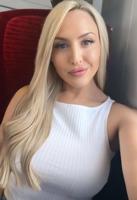 レズビアンの指入れOnlyFans ヌード 画像