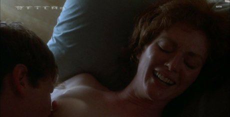 Julianne Moore ポルノスター 写真