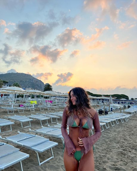 Monika Mancini ホットモデル 写真