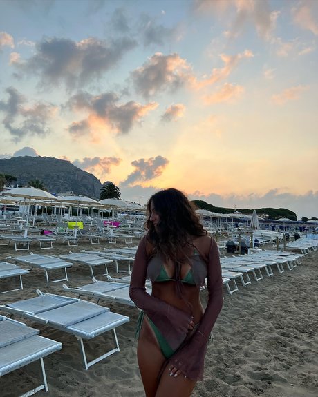 Monika Mancini ポルノモデル 写真