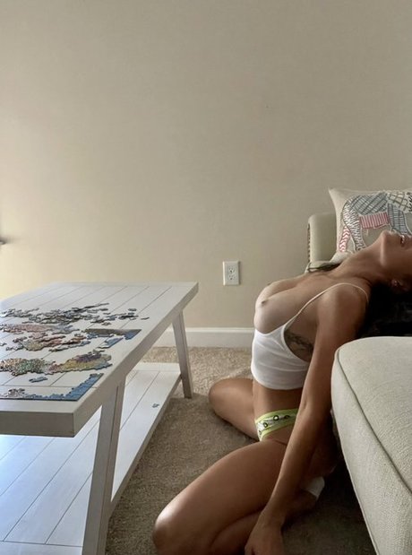 カービーファックOnlyfans 無料ポルノ 画像