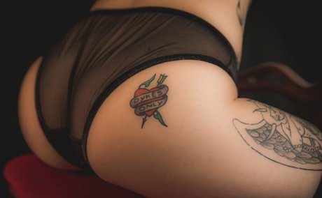 Synthia Valentine エロティックなスター アーカイブ