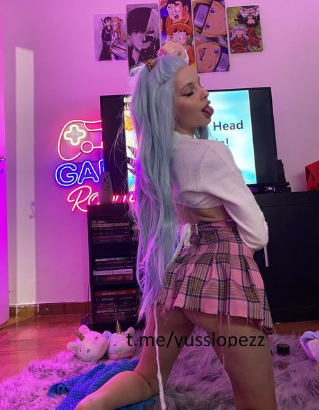 有名な女の子のオンリーファンズ ポルノグラフィック 写真