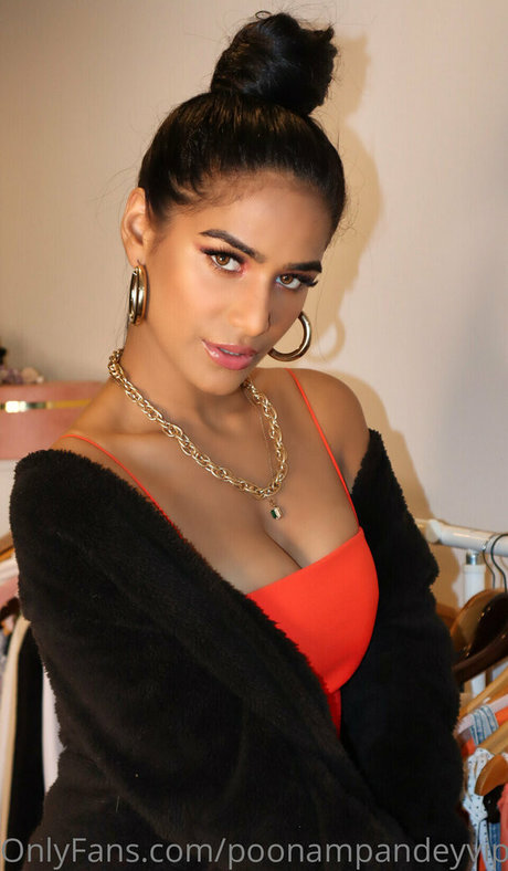 Poonam Pandey 最高の女優 画像