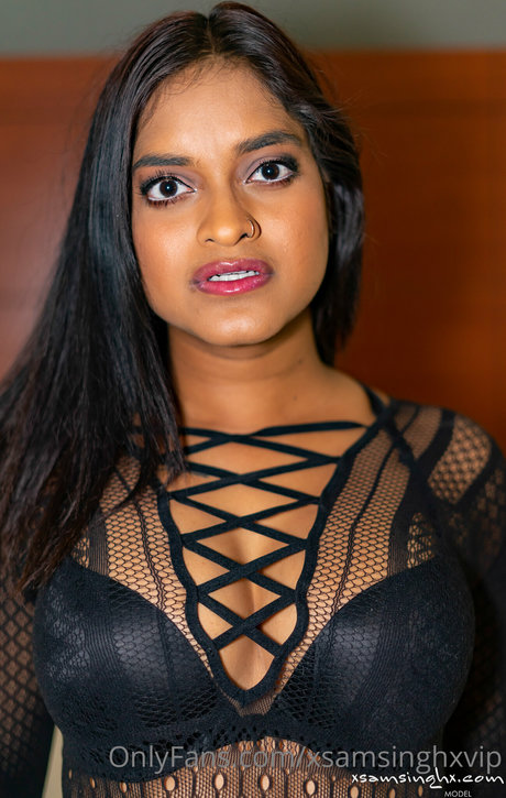 sam singh セクシーなポルノスター 写真