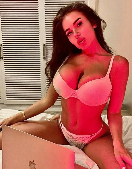 Maria Martskaya 裸のモデル 写真