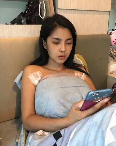 BBC売春婦OnlyFans 美しいヌード 写真