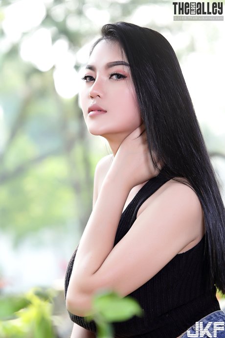 小柄な黒檀のオンリーファンズ セクシーヌード ギャラリー