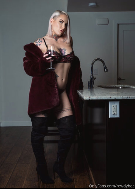 Bec Rawlings アダルトモデル 写真