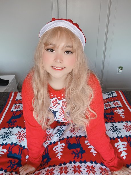 Ambiiyah エロティックなモデル 写真