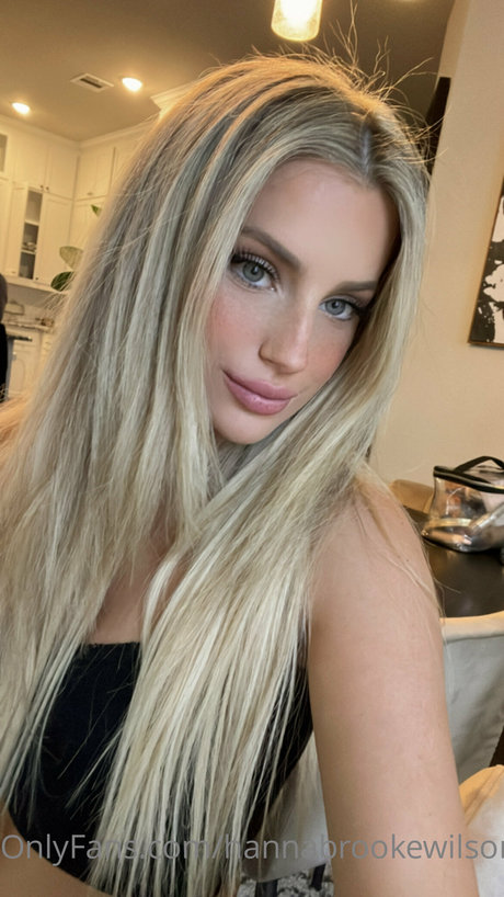 Hanna Brooke Wilson 無料のポルノスター 写真