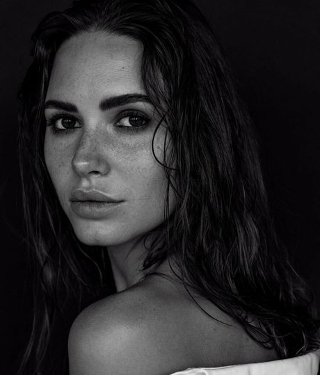 Sabine Jemeljanova セクシーなポルノスター 写真