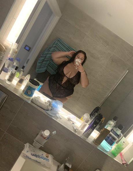 黒檀のシャワー OnlyFans ホットxxx 写真