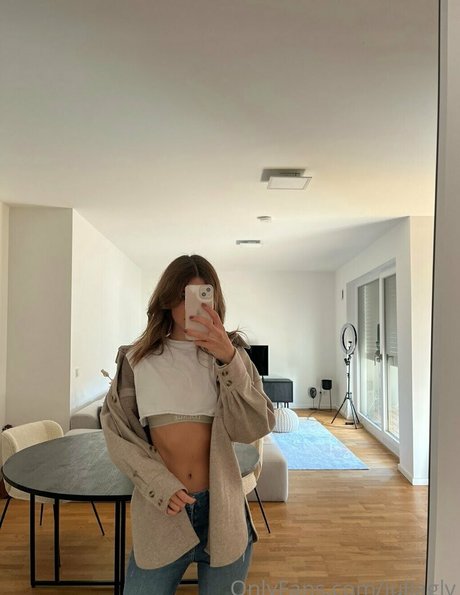 Julia Gauly ホットなポルノスター 写真