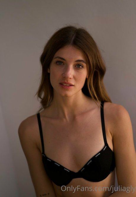 Julia Gauly セックスモデル ギャラリー