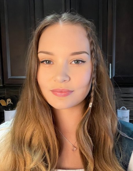 ASMR Darling profile image
