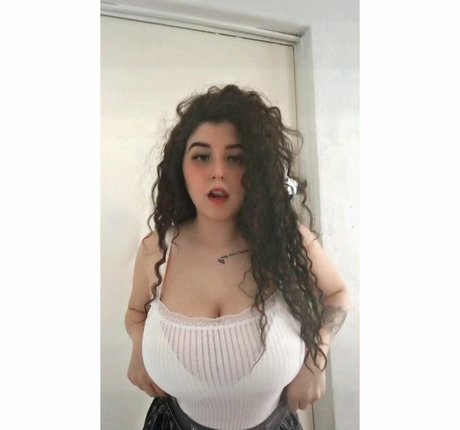 Samantha Fernandez アート女優 画像