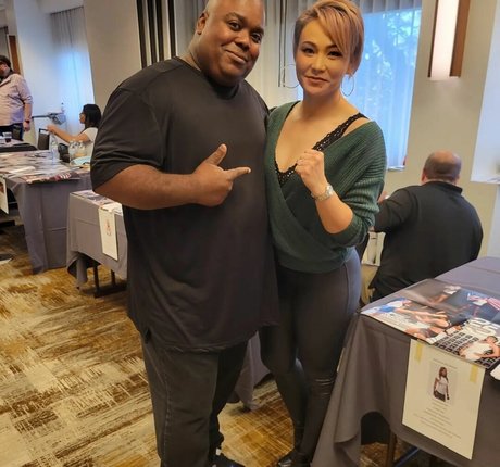 Michelle Waterson アート女優 ギャラリー