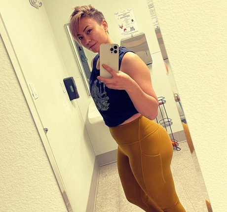 Michelle Waterson ポルノ女優 写真