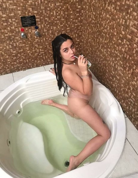 太ったオンリーファンズ セクシー 写真