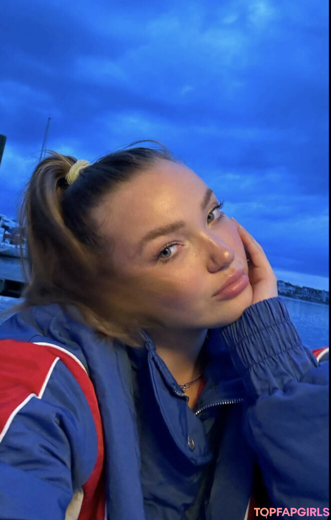 Alyssa Mckay アートスター アーカイブ