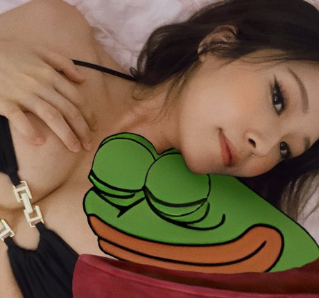 小柄なトゥインクOnlyFans セクシーヌード 写真