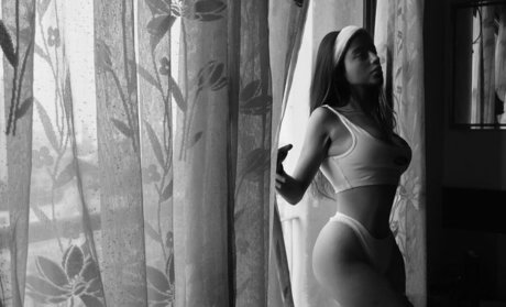 丸いお尻のオンリーファンズ セクシーヌード 写真