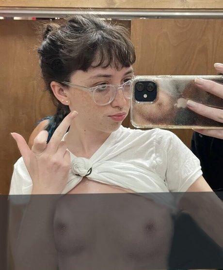 Anuhea Nihipali スター ヌード 写真