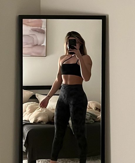 Leoniemontybtw 素敵な女優 写真