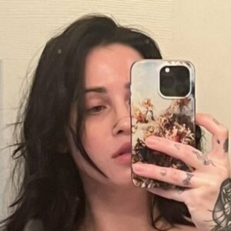 LilDebbieSnaxx ヌードモデル 画像