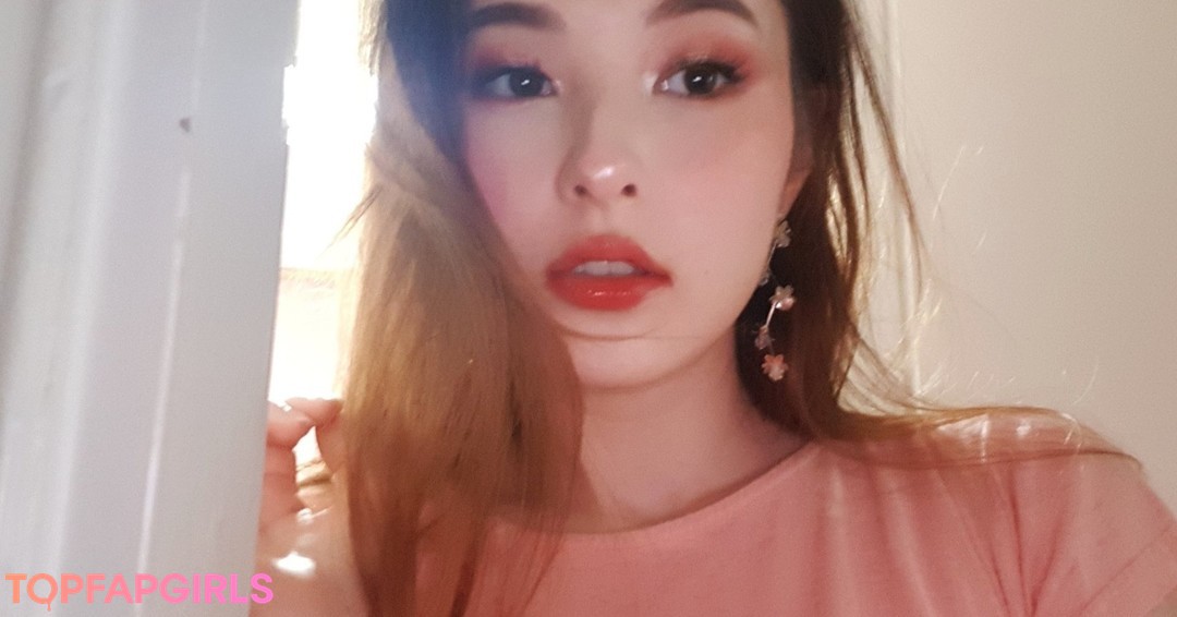 Tinakitten ヌード女優 ギャラリー