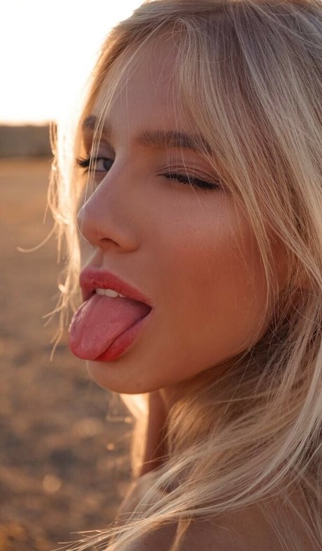 Sara Hardel セクシーモデル ギャラリー