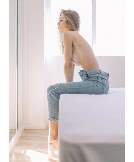 Sara Hardel ホット女優 写真