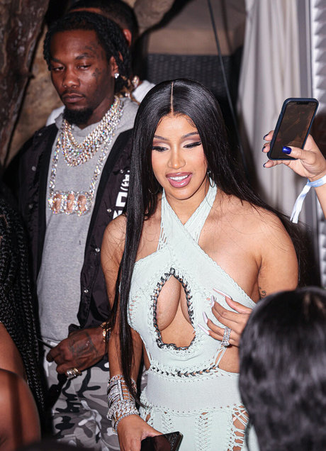 Cardi B トップ女優 写真