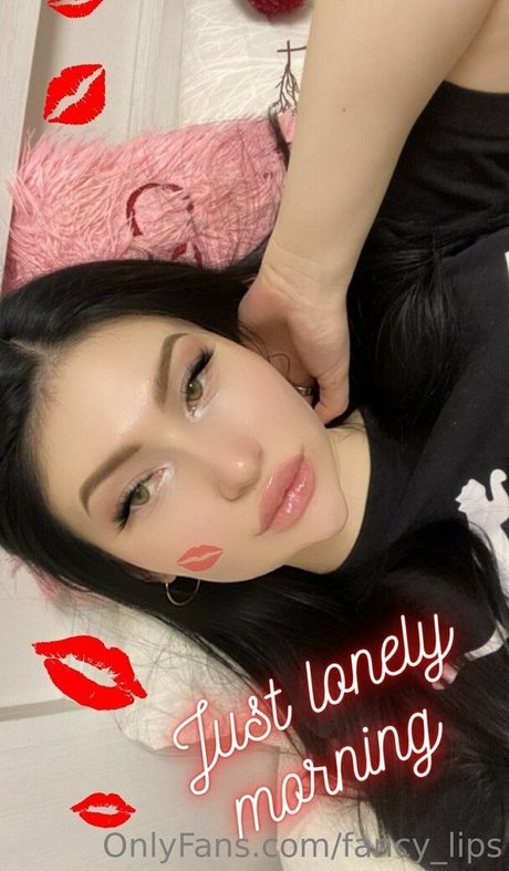 fancy lips 美しいモデル 画像