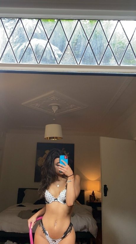 Lucia Colosimo 美しいスター 画像