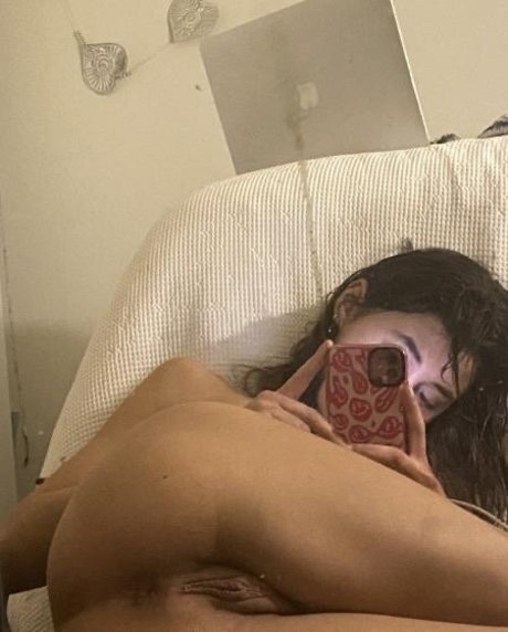 Lucia Colosimo ポルノモデル 写真