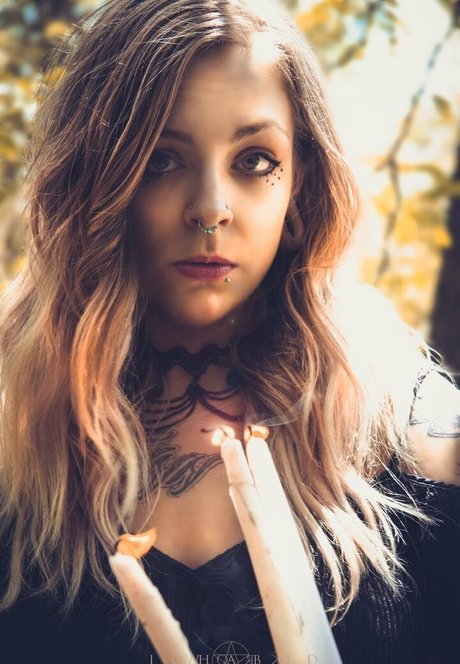 inkedshyvixen ポルノスター ヌード 画像