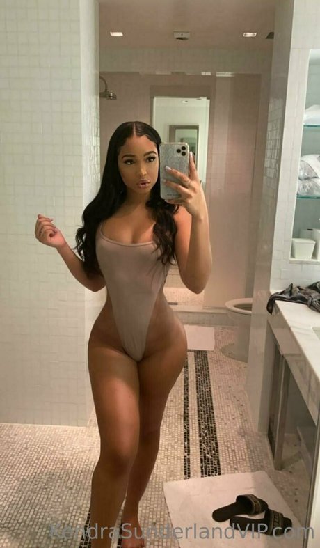 KendraSunderland ヌードモデル 画像