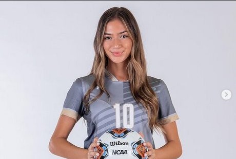 Emily Legler 高品質モデル 画像