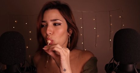 ASMR Glow 可愛いモデル 画像