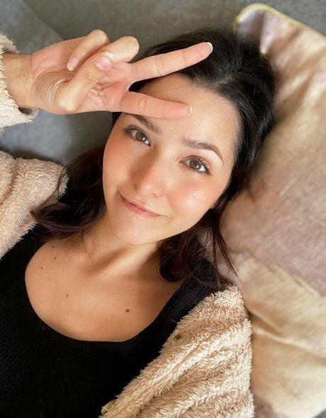 ASMR Glow 完璧なポルノスター 写真