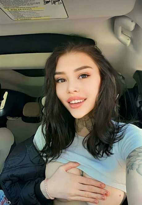 lola redly 素敵なモデル 写真