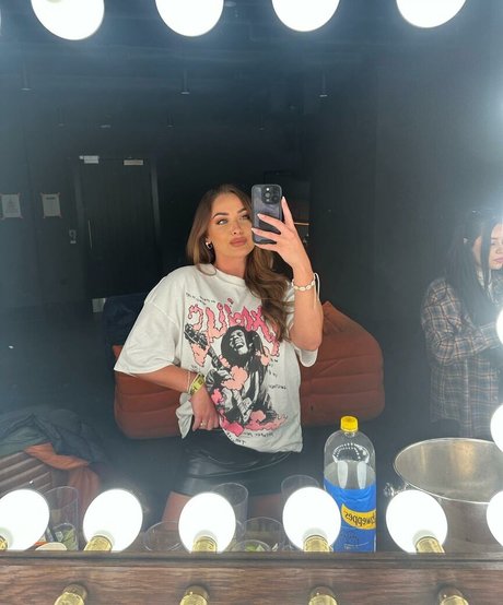 Daisydooxx エロティックモデル 写真