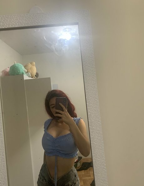 iamanothergirl top profile image