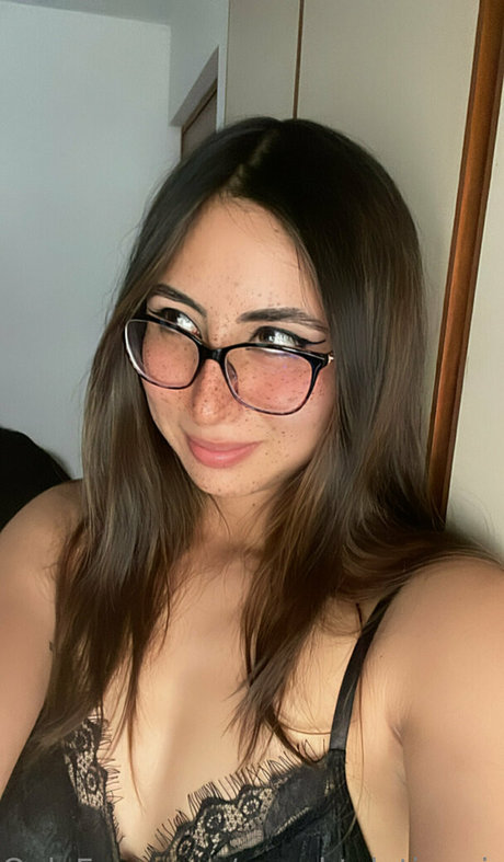 naughtylatinagirl ポルノスター xxx 画像