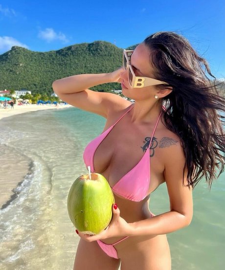 Bojana Stevanovic かわいいスター 写真