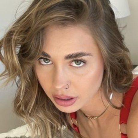 Mia Beyer トップモデル 写真