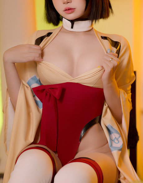 ZinieQ Cosplayer 独占ポルノスター 写真