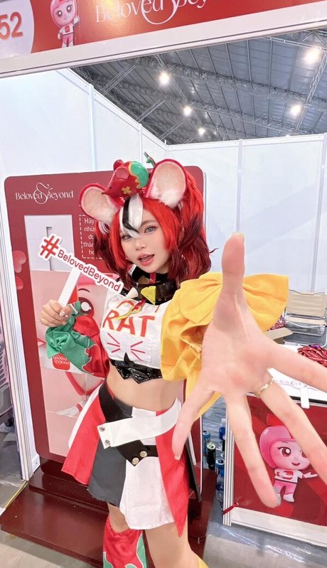 ZinieQ Cosplayer ヌードモデル 画像